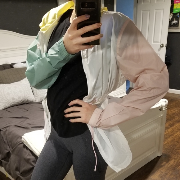 🎉FLASH🎉 BNWT FILA Liliana Wind Jacket - Picture 2 of 16